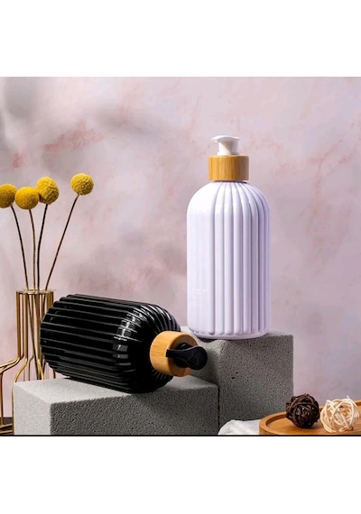 2 Li Hands Dishes Siyah Beyaz Dekoratif Mutfak Banyo Sıvı Cam Sabunluk Seti 500ml Bambu Stantlı Set Beyaz - Siyah 2 Li Hands Dishes Siyah Beyaz Dekoratif Mutfak Banyo Sıvı Cam Sabunluk Seti 500ml Bambu Stantlı Set Beyaz - Siyah