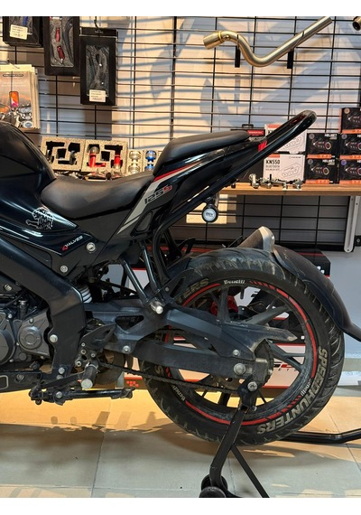 Benelli 125 S Stunt Demiri Siyah