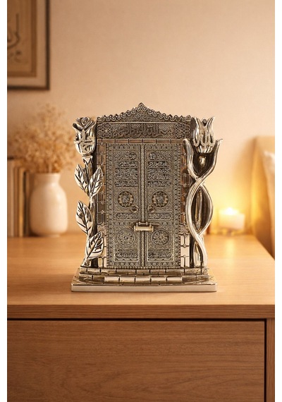 Taş İşlemeli Gümüş Biblo Allah & Muhammed S.a.v Kâbe Kapısı Taşlı Figürlü Masa Üstü Biblo 25 Cm Gri
