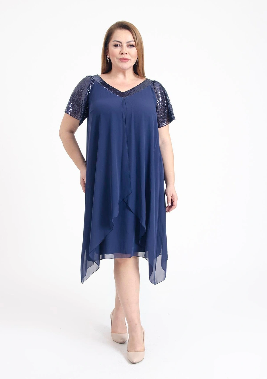 Lilas Xxl Büyük Beden Lacivert Renkli V Yakalı Pul Payet Detaylı Şifon Kısa Abiye Elbise Lacivert Lilas Xxl Büyük Beden Lacivert Renkli V Yakalı Pul Payet Detaylı Şifon Kısa Abiye Elbise Lacivert