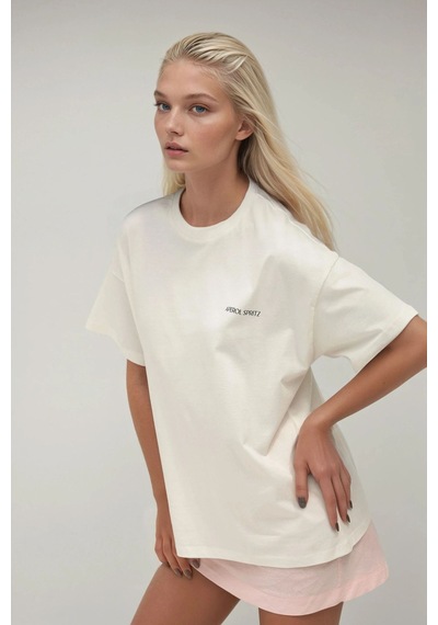 Hiccup Kadın %100 Pamuk Bisiklet Yaka Oversize Beyaz Baskılı T-shirt Çok Renkli