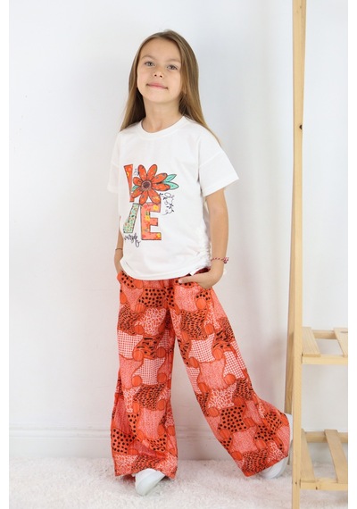 Fesshera Kız Çocuk Love Yourself Baskılı Tişört Ve Geometrik Etnik Desenli Geniş Paça Pantolon Takımı Turuncu Fesshera Kız Çocuk Love Yourself Baskılı Tişört Ve Geometrik Etnik Desenli Geniş Paça Pantolon Takımı Turuncu