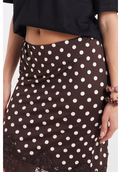 Tudors Kadın Slim Fit Dar Kesim Puantiyeli Dantel Detaylı Asimetrik Kahverengi Etek-51016