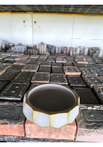 Geometrik Dizayn Gold Gri Beton Saksı