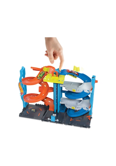 Hot Wheels Dönüşen Heyecanlı Yarış Kulesi - HKX43