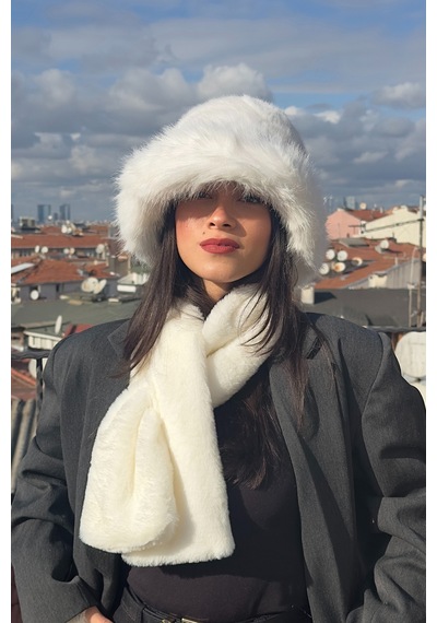 Mollycrush Peluş Rus Tarzı Bucket Kalpak Şapka Atkı 2'li Set Kadın Kışlık Suni Kürk Beyaz 2'li Takım Beyaz
