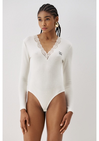 Sagaza Studio Ss6158 Yaka Dantel Detaylı Çıt Çıtlı Body Ekru
