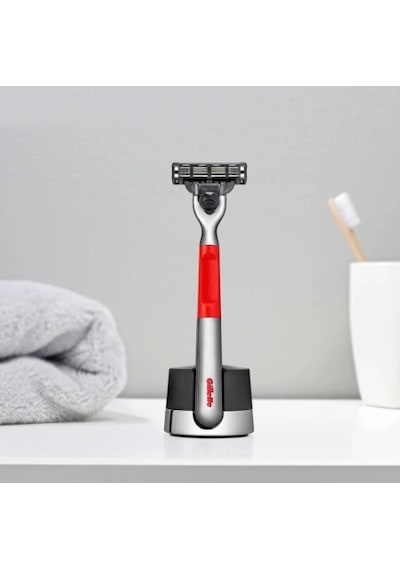 Gillette Mach3 Premium Edition Tıraş Makinesi Standlı