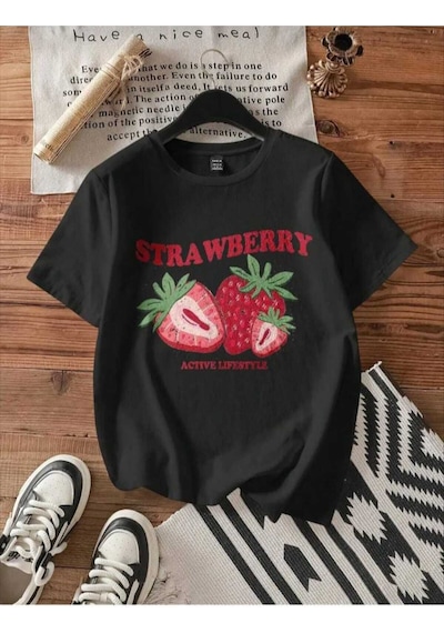 Kozia Outdoors Malkoçbey Çilek Baskılı Oversize Unisex Basic T-shirt SIYAH