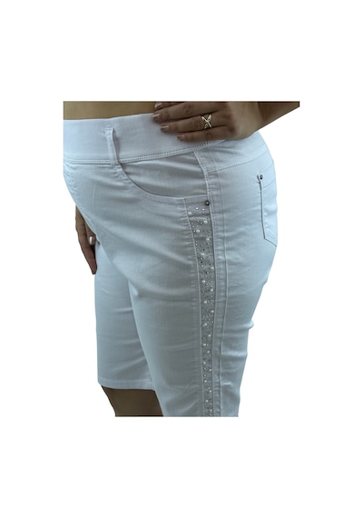 Büyük Beden Taş İnci İşlemeli Yüksek Bel Diz Üstü Denim Cepli Kadın Şort Beyaz