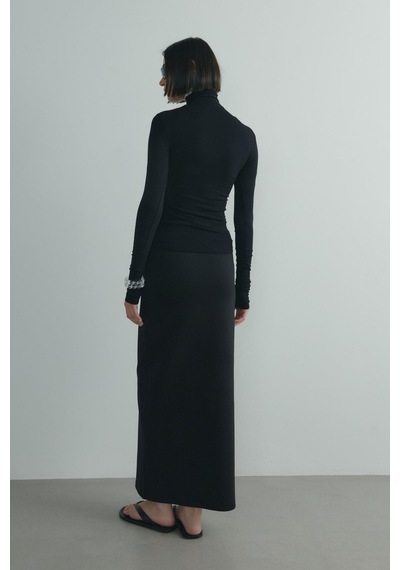 Suud Collection Siyah Boğazlı Body