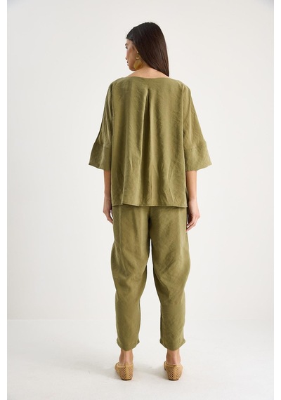 Kadın Kayık Yaka Yarım Kol Bluz Beli Lastikli Şalvar Pantolon Alt-üst Takım 60283118 - Yağ Yeşili Kadın Kayık Yaka Yarım Kol Bluz Beli Lastikli Şalvar Pantolon Alt-üst Takım 60283118 - Yağ Yeşili