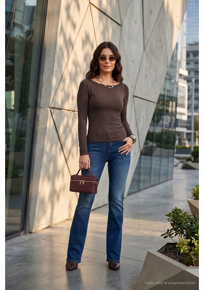 Lela Kayık Yaka Basic Uzun Kollu Bluz Kadın Bluz 5867061 Kahve