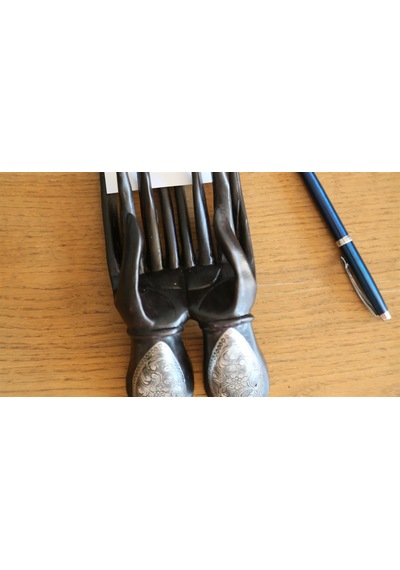 Iki El Şeklinde Kartlık / Kağıtlık / Peçetelik (18 Cm)