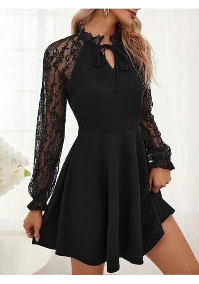 Butik Ayvitrin Kadın Uzun Kollu Yakadan Bağcıklı Dantel Detaylı Kısa İthal Krep Elbise Siyah Butik Ayvitrin Kadın Uzun Kollu Yakadan Bağcıklı Dantel Detaylı Kısa İthal Krep Elbise Siyah