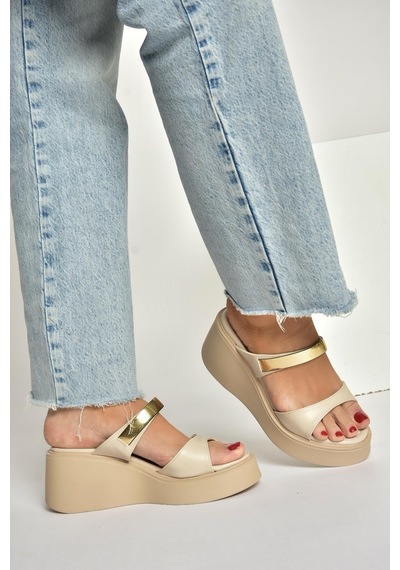 Fox Shoes Y973518509 Bej Kalın Tabanlı Kadın Terlik Bej
