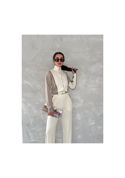 Gugus Kadın Trend Eşofman Takımı Dik Yaka Fermuarlı Bol Paça Yanları Şeritli Aysho Model Beyaz-bej Gugus Kadın Trend Eşofman Takımı Dik Yaka Fermuarlı Bol Paça Yanları Şeritli Aysho Model Beyaz-bej