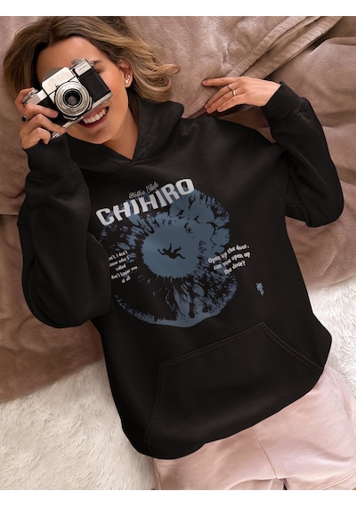 Sevbano Tasarım Billie Eilish Chihiro Baskılı Unisex Oversize Şarkıcı Hoo Siyah