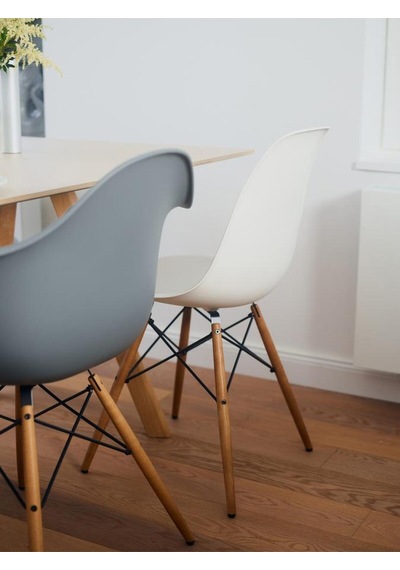 Vitra Eames Plastik Yan Sandalye, Charles & Ray Eames Ahşap Ayaklı Ikonik Tasarım Beyaz