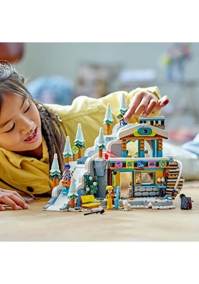 LEGO® Friends 41756 Tatil Kayak Pisti Ve Kafe 980 Parça