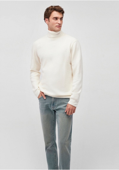 Mavi Boğazlı Beyaz Kazak Slim Fit / Dar Kesim 0710196-80194 Beyaz