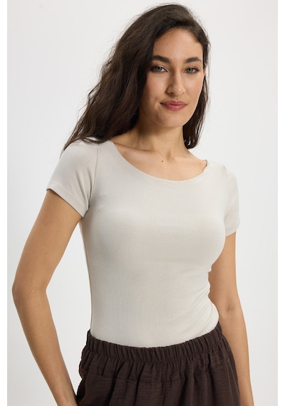 Tudors Kadın Slim Fit Dar Kesim Pamuklu Yumuşak Dokulu Kısa Kollu Kayık Yaka Bej Tişört-50528