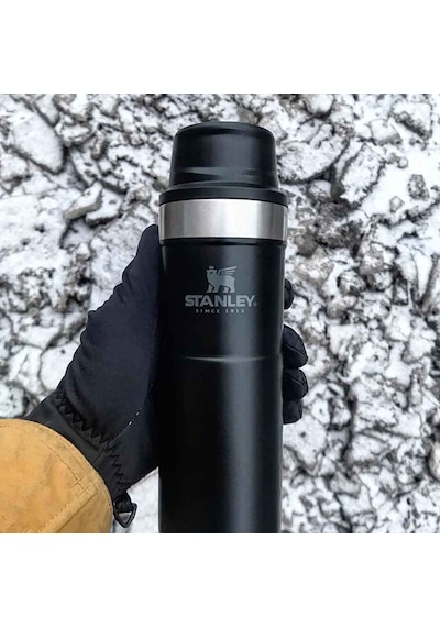Stanley Klasik Trigger-Action Seyahat Bardağı 0.47Lt. Siyah