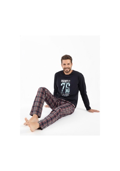 Free Beka Uzun Kollu Ekose Desenli Altı Kareli Erkek Pijama Takımı Pamuklu Ve Rahat Kumaş Lacivert Free Beka Uzun Kollu Ekose Desenli Altı Kareli Erkek Pijama Takımı Pamuklu Ve Rahat Kumaş Lacivert