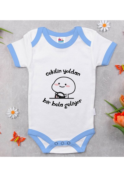 Bk Gift Bk Kids Bir Bela Geliyor Tasarımlı Mavi Bebek Body Zıbın-1 Çok Renkli