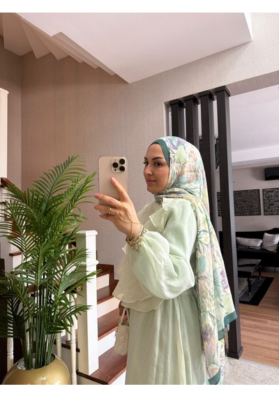 Şık Tasarım Mint Yeşili Volan Detaylı Uzun Elbise Açık Yeşil