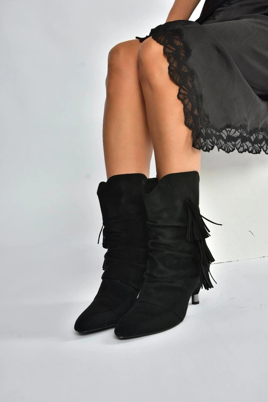 Fox Shoes V404022202 Siyah Süet Alçak Topuklu Püsküllü Kadın Bot Siyah-Süet
