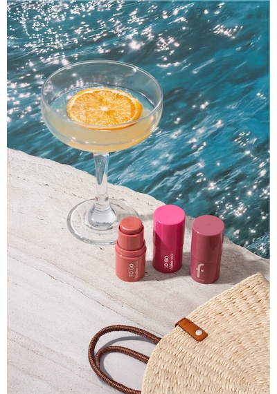 Flormar To Go Doğal Bitişli & Nemlendirme Etkili Kremsi Stick Bronzer 002 Biscuit