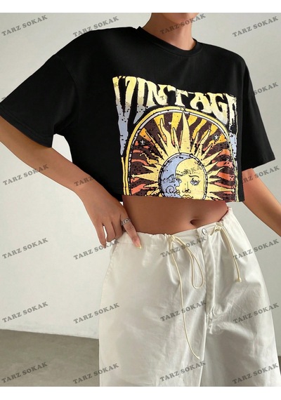 Flood Of Style Crop Ckod-232913 Sun & Letter Grafikli Düşük Omuz Kısa Siyah