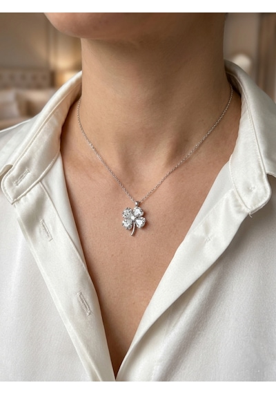 Çekirdekjewelry 925 Ayar Gümüş Yonca Kolye Zirkon Taşlı Şans Yoncası Kolye, Zarif Kadın Kolyesi Gümüş Çekirdekjewelry 925 Ayar Gümüş Yonca Kolye Zirkon Taşlı Şans Yoncası Kolye, Zarif Kadın Kolyesi Gümüş