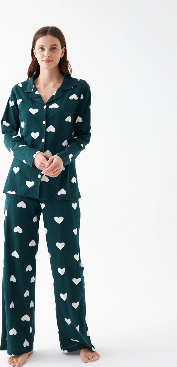 Akbeniz Kadın Zümrüt Yeşili Kalp Desenli Düğmeli Pamuklu Pijama Takımı Zümrüt Yeşili Akbeniz Kadın Zümrüt Yeşili Kalp Desenli Düğmeli Pamuklu Pijama Takımı Zümrüt Yeşili