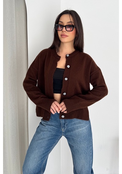 Femelle Kahverengi Yanı Yırtmaçlı Düğmeli Oversize Triko Hırka Standart Beden