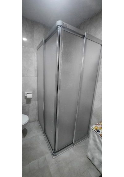 Girayduşakabin 100x100 Parlak Profil Mika Köşe Girişli Kabin Gümüş