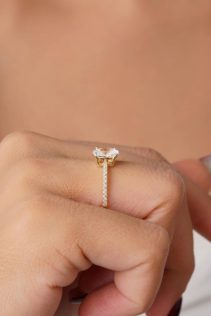 14 Ayar Altın Oval Baget Taşlı Yüzük Pembe Altın