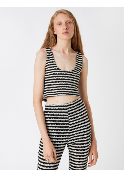 Koton Crop Top Kroşe U Yaka Siyah Desenli 2sak10579ek 2SAK10579EK9D9 Siyah