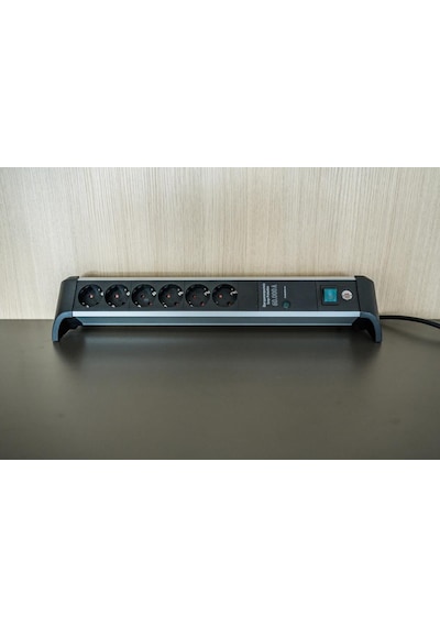 Brennenstuhl Alu-office-line Serisi 3 Metre Kablolu 6 Soketli 60.000 Amper Akım Korumalı Priz 3 M