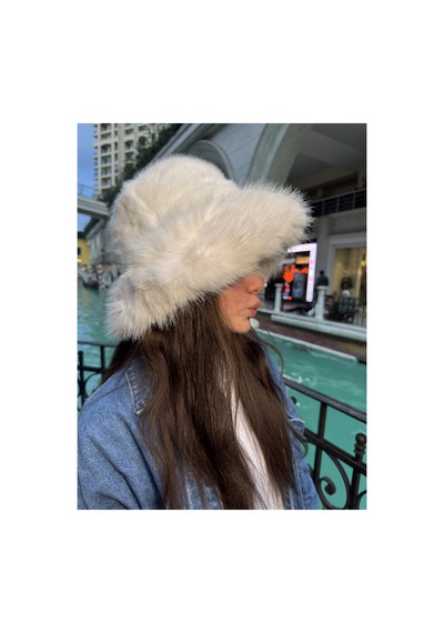 Mollycrush Genç Beyaz Peluş Bucket Kürk Şapka Premium Trend Kış Modası Beyaz