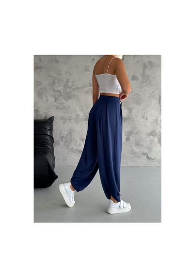 Gugus Kadın Modal Kumaş Şalvar Trend Model Paça Ve Bel Detaylı Rahat Kesim Eşofman Lacivert Gugus Kadın Modal Kumaş Şalvar Trend Model Paça Ve Bel Detaylı Rahat Kesim Eşofman Lacivert