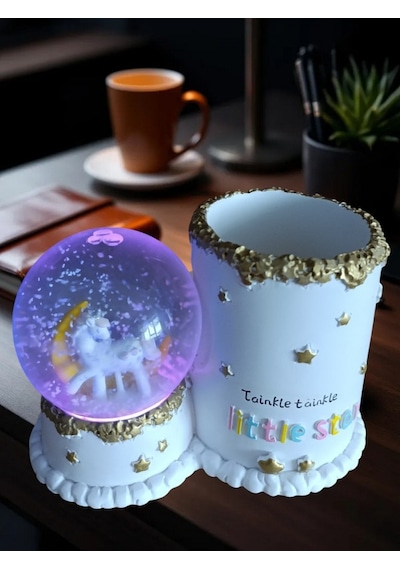 Beyaz At Figürlü 15cmx10cm Ebat Pilli Işıklı Dekoratif Kar Küre Kalemlik 15cm X 10cm
