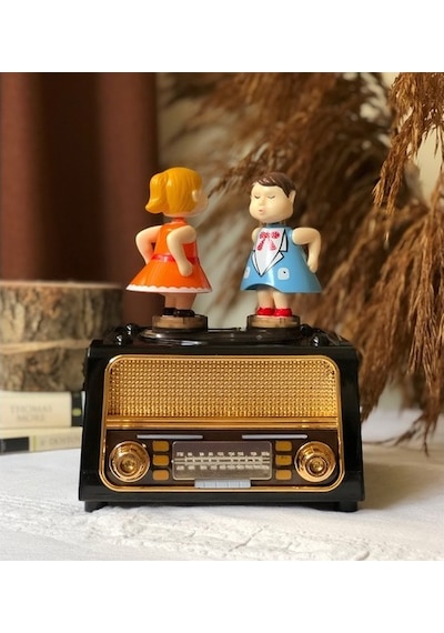 Radyo Görünümlü Öpüşen Çift Müzik Kutusu