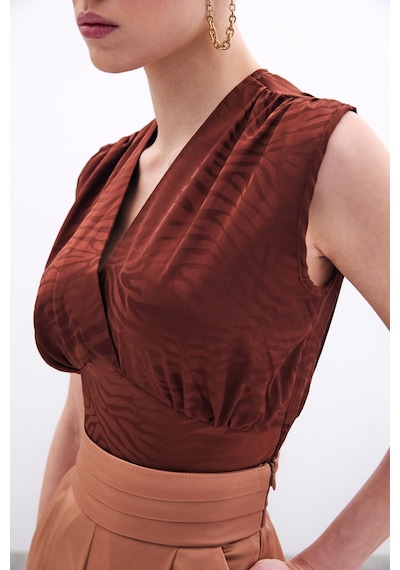 Sateen Kruvaze Desenli Saten Bluz - Kahve-134470 Kahve