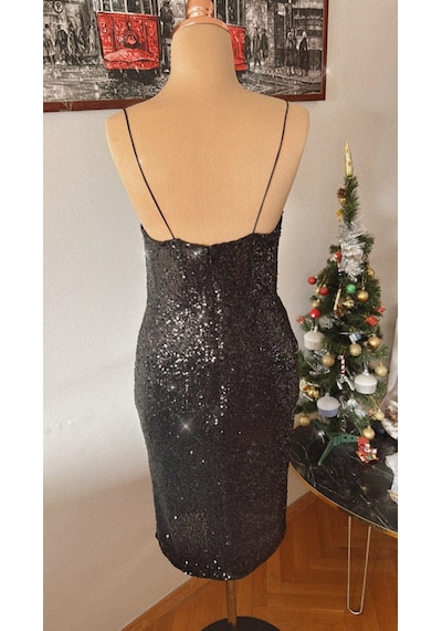 Chica Rosa Fashion Siyah Pullu Askılı Midi Elbise
