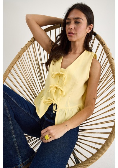 Shade Kadın V Yaka Fiyonk Detaylı Müslin Peplum Bluz G28-4883 60283356 - Limon Sarısı Çok Renkli