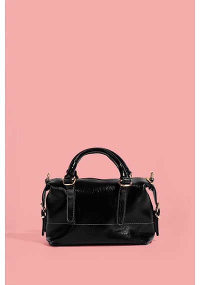 Westbag Kadın Parlak Rugan Deri Star Charm Detaylı El Ve Omuz Askılı Çanta Siyah