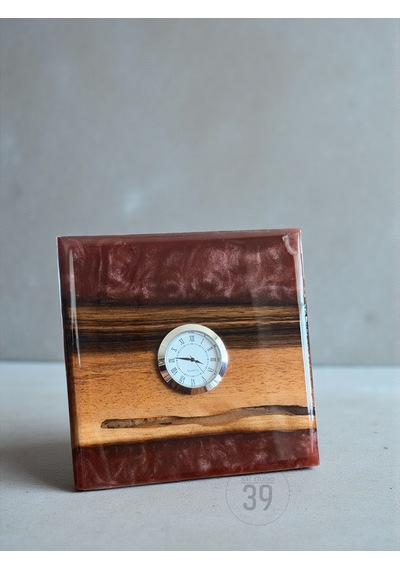 Classic Ceviz & Epoksi Masa Saati 3,5 Cm Gümüş Quartz Mekanizma Tasarım Masaüstü Saat 15x15 Cm Bakır