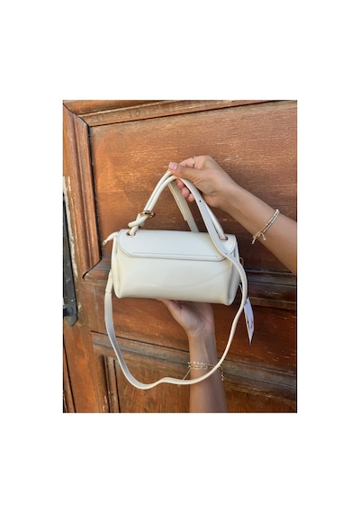 Just Polo Kadın Yeni Sezon Aksesuar Detaylı Çapraz Ayarlanabilir Askılı Şık El & Omuz Çantası Ebat 22 X 11 Cm Krem